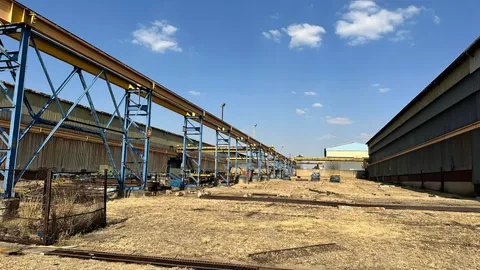 Trident Steel, 42 Woldebeest Avenue, Roodekop has a 2700m² Warehouse Available To let (2)